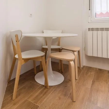 El Muelle Centro De Vut-3752-as